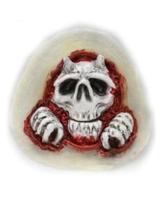 Totenkopf kommt aus der Haut Prothese